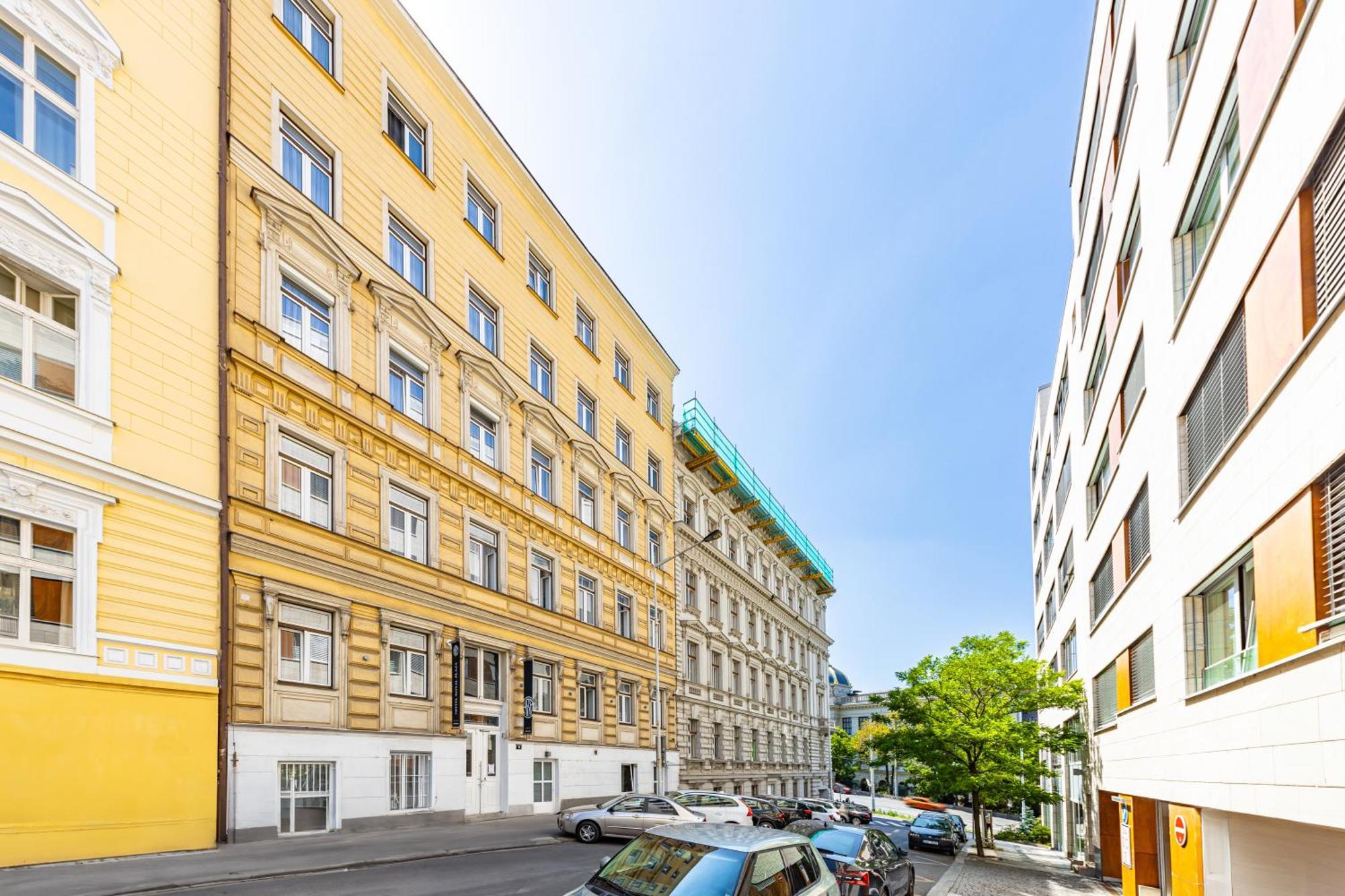 A1 Royal Plaza, Prague